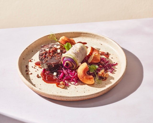 Rind, Kartoffel und Rotkrautroulade